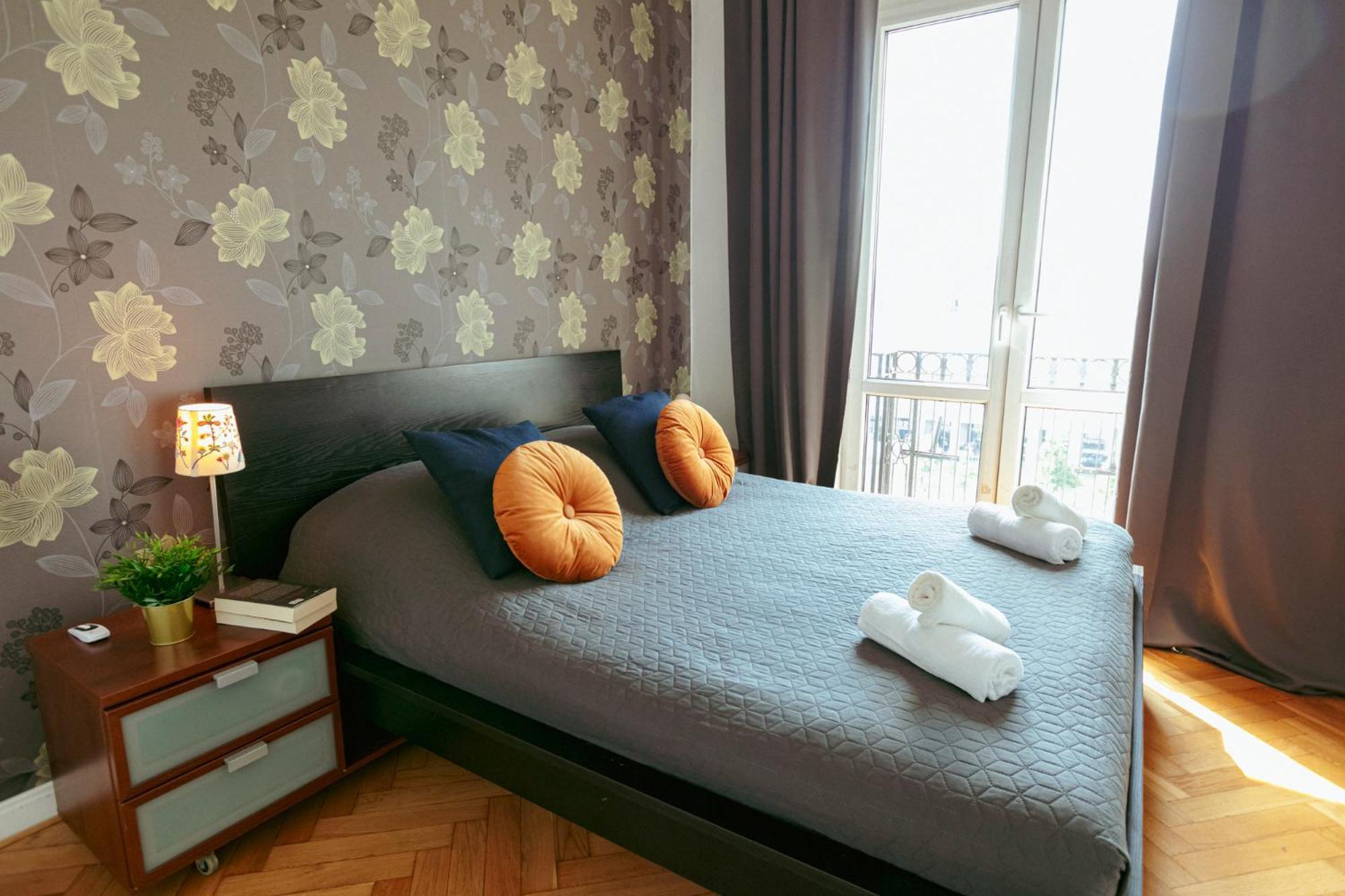 Апартаменти Plac Konstytucji 6 Grey - Bezplatny Garaz Podziemny - Free Parking - Dla 4 Osob