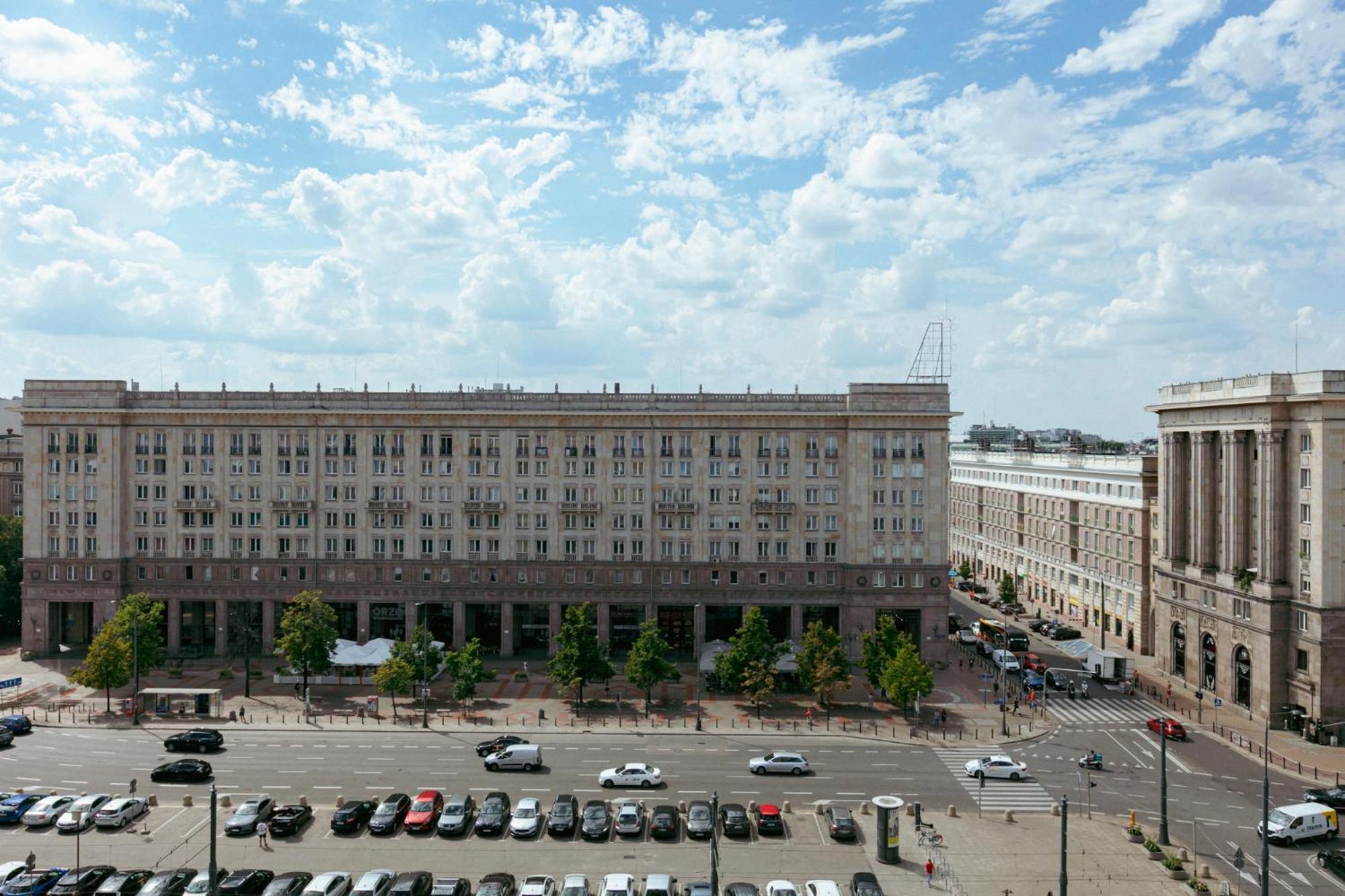 Апартаменти Plac Konstytucji 6 Grey - Bezplatny Garaz Podziemny - Free Parking - Dla 4 Osob *